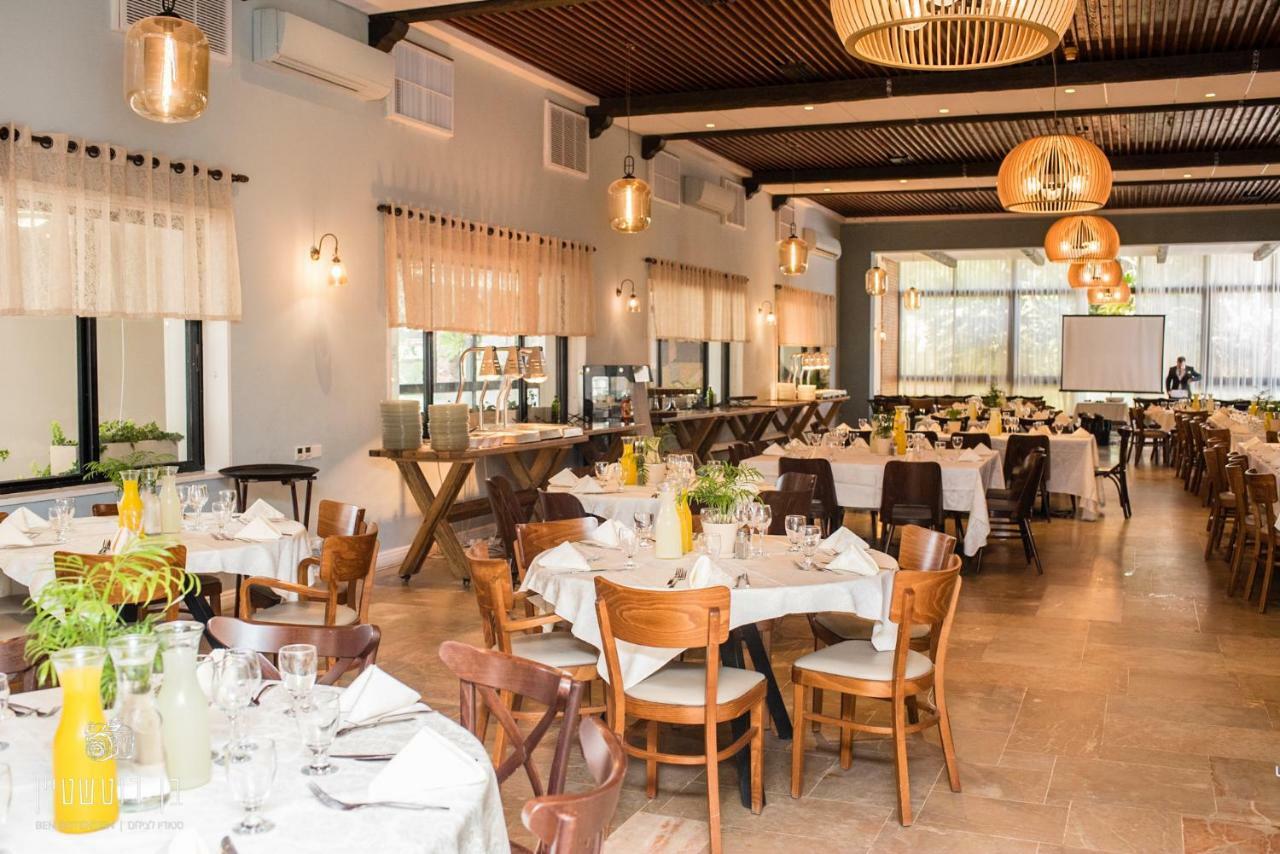 Eden Inn Zikhron Ya'akov Exterior foto