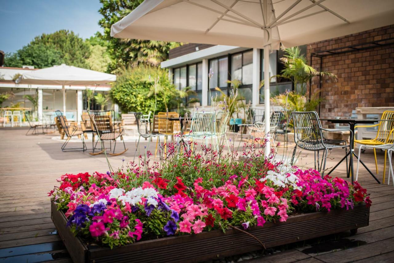 Eden Inn Zikhron Ya'akov Exterior foto